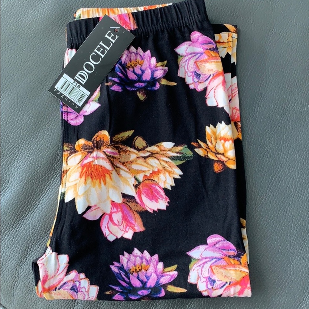 Floral Tights - Picture 3 of 3
